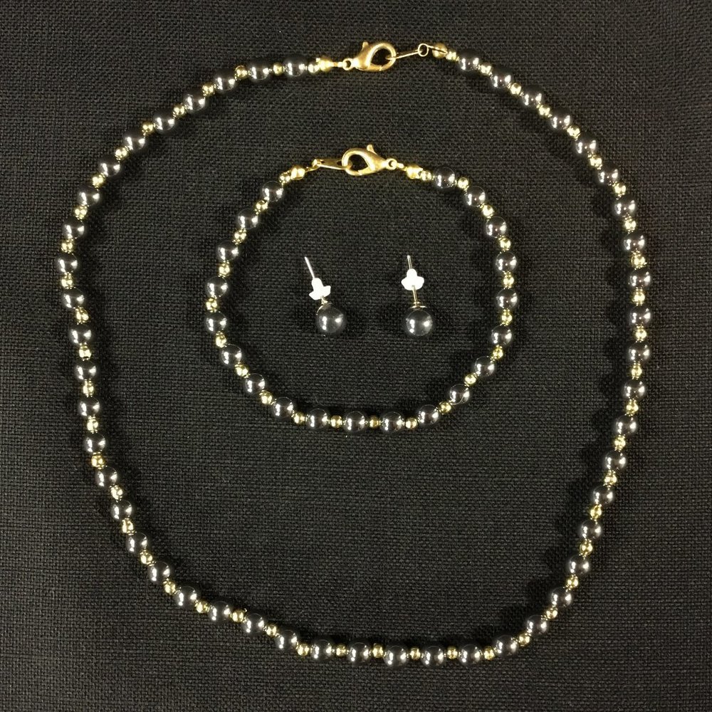 Black 'Pearls' and 'Gold' Set